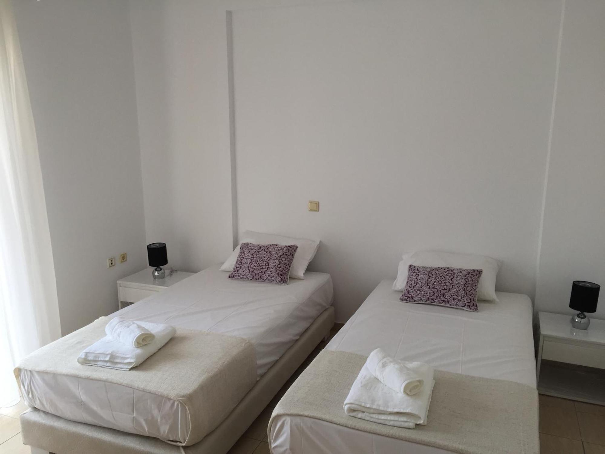 Sea And Sky Apartments Sarande Room photo