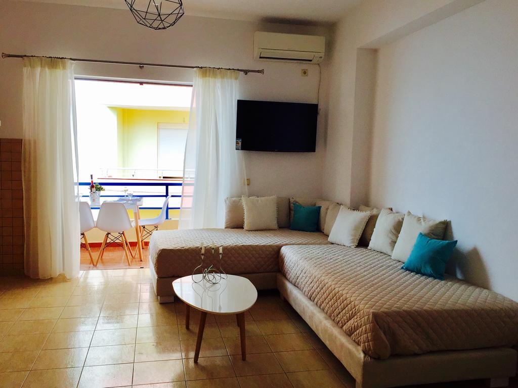 Sea And Sky Apartments Sarande Exterior photo