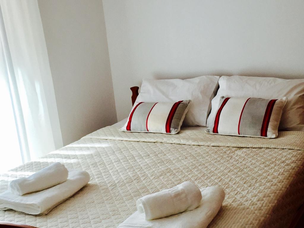 Sea And Sky Apartments Sarande Exterior photo